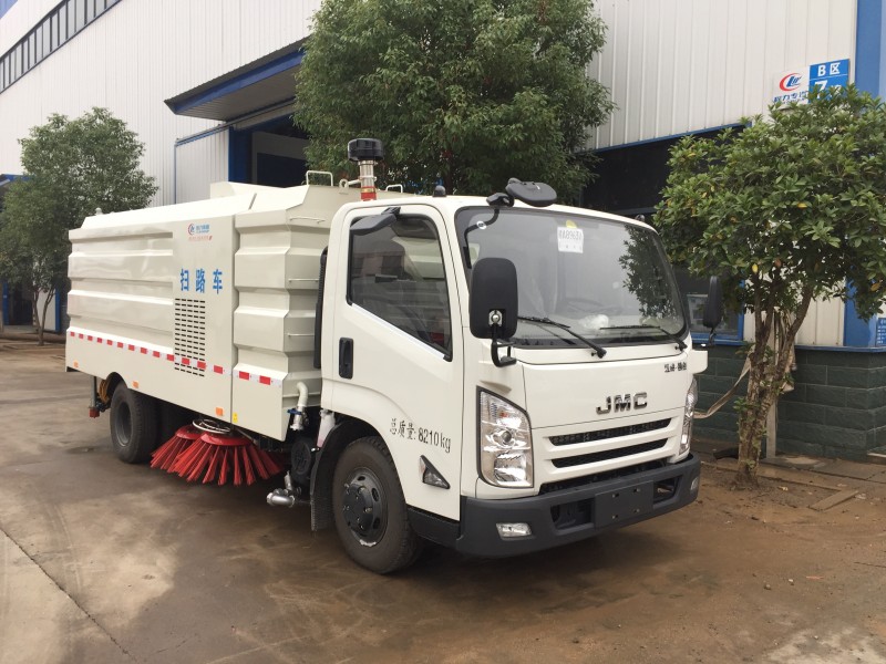 江鈴掃路車(chē)圖片