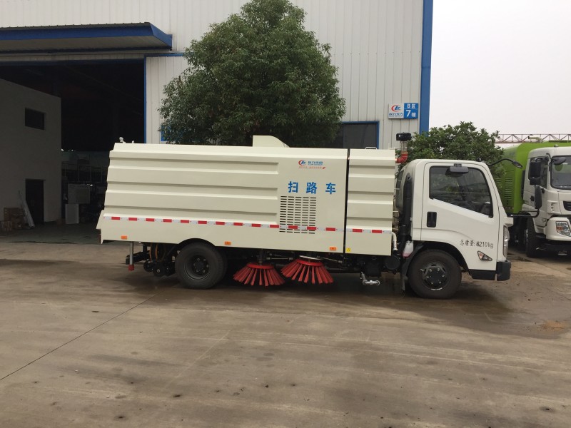江鈴掃路車(chē)圖片