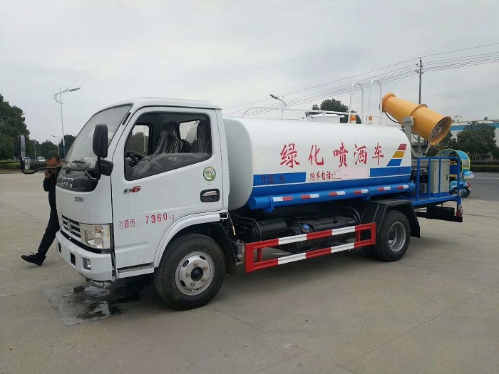東風小多利卡噴霧抑塵綠化噴灑車圖片