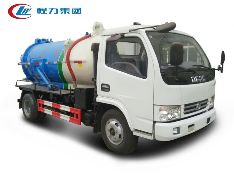 東風多利卡5方吸污車