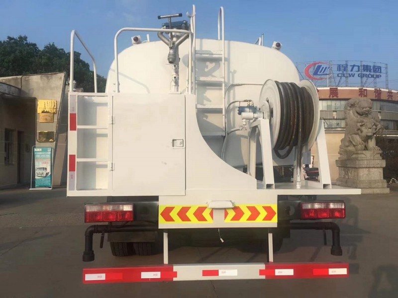 東風(fēng)大多利卡D9高壓清洗車