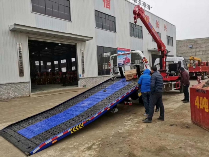 東風大多利卡一拖二清障車