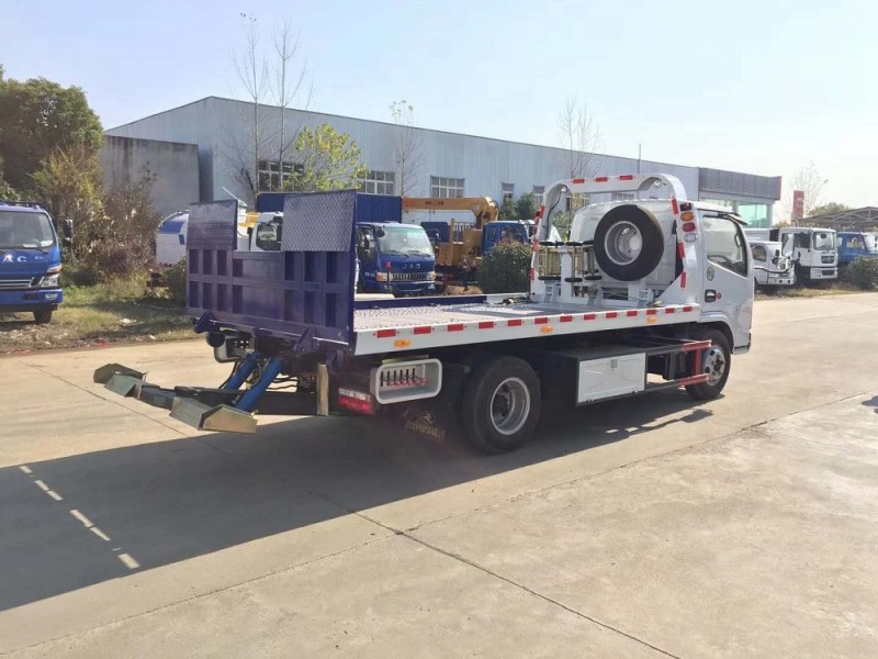 東風(fēng)多利卡藍(lán)牌一拖二清障車