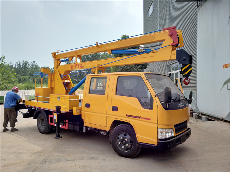 江鈴雙排12米藍(lán)牌高空作業(yè)車 江鈴雙排12米藍(lán)牌高空作業(yè)車圖片