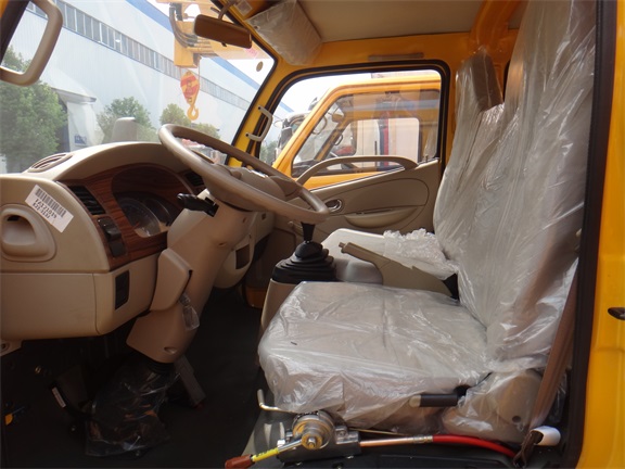 東風(fēng)雙排座8-10米平臺升降高空作業(yè)車 東風(fēng)雙排座8-10米平臺升降高空作業(yè)車圖片