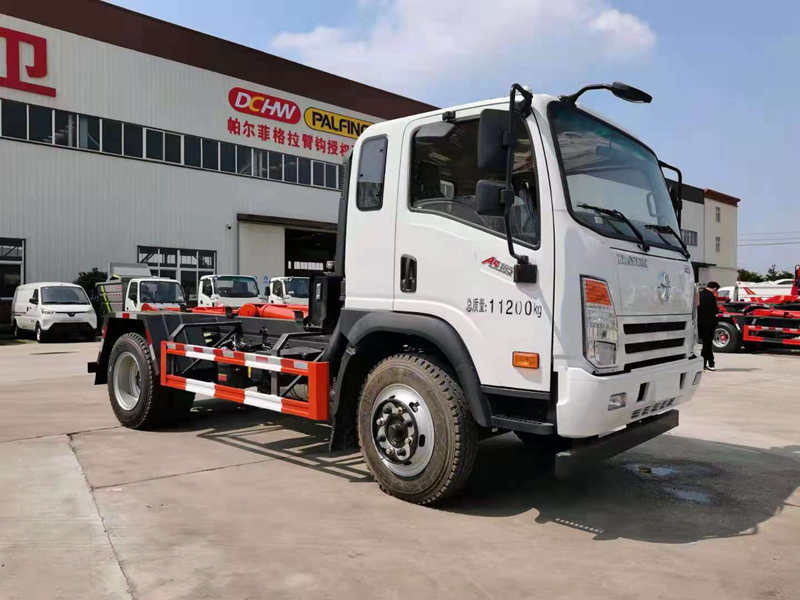 大運(yùn)勾臂式垃圾車(chē)(黃牌) 大運(yùn)勾臂式垃圾車(chē)(黃牌)圖片