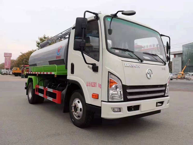 大運吸糞車（成都）